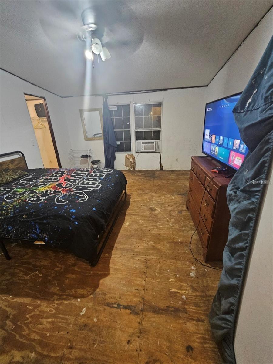 HALFMOON MINI-FARMS - Residential