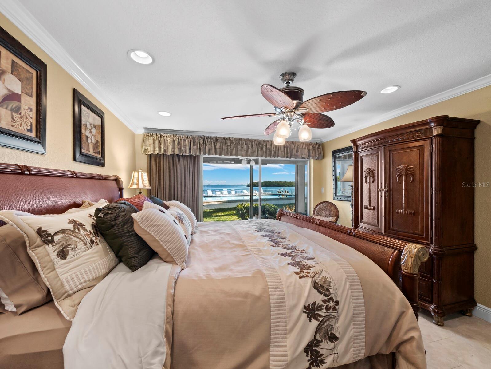 LONGBOAT HARBOUR - Residential