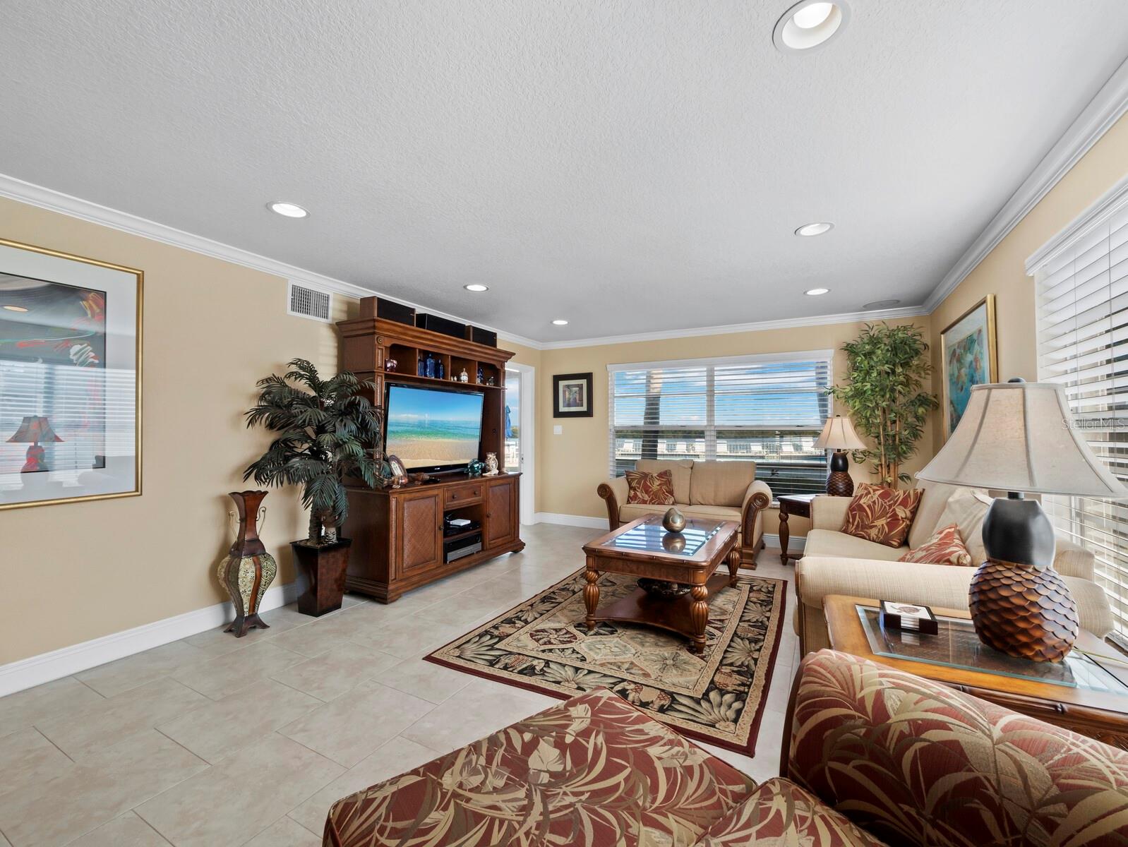 LONGBOAT HARBOUR - Residential
