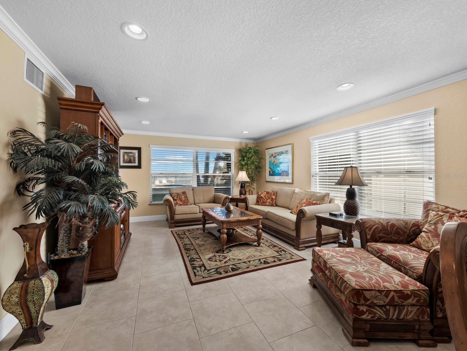 LONGBOAT HARBOUR - Residential