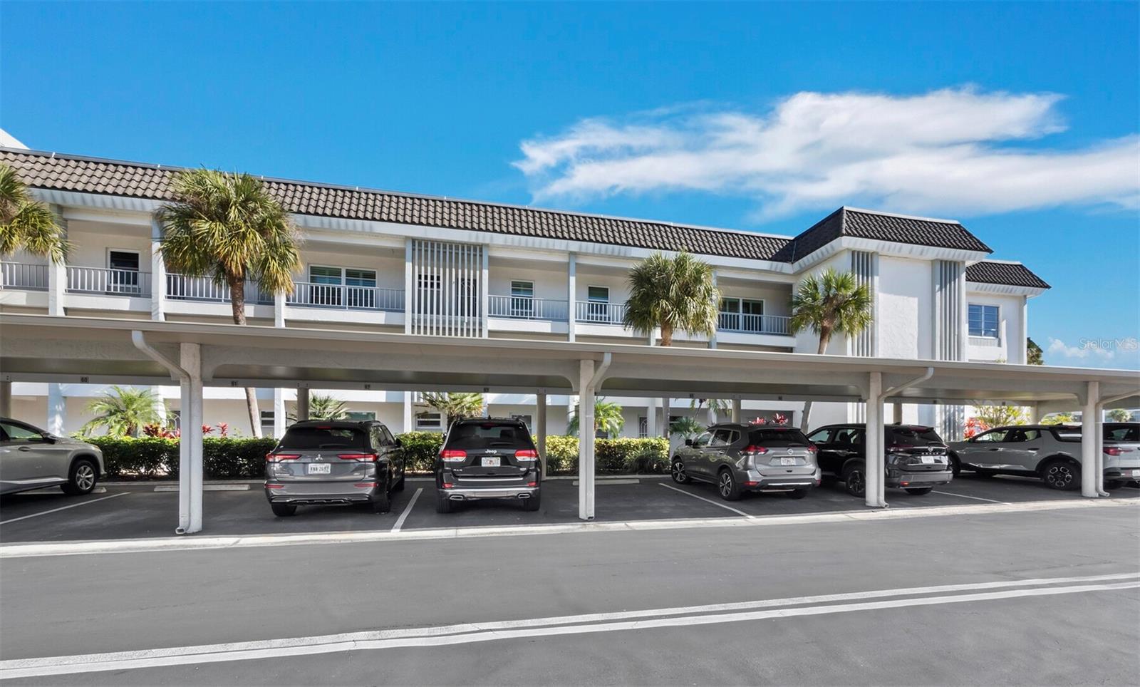 LONGBOAT HARBOUR - Residential