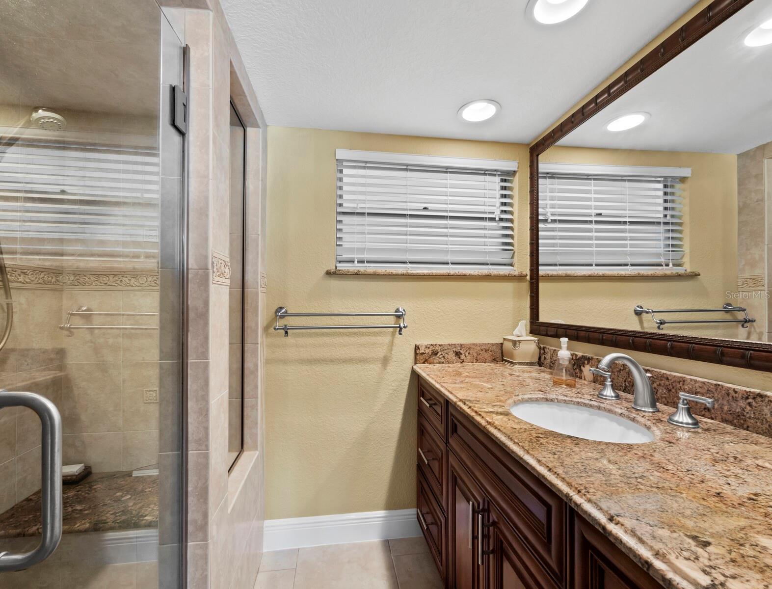 LONGBOAT HARBOUR - Residential