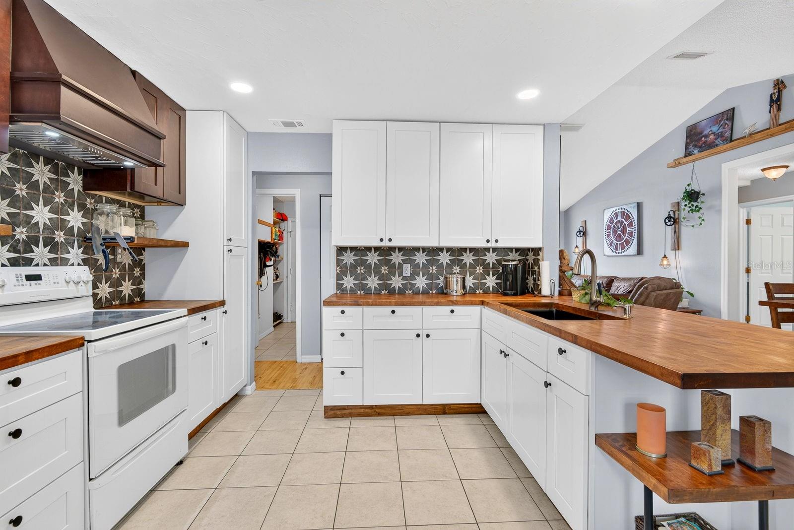 OAK TERRACE - Residential
