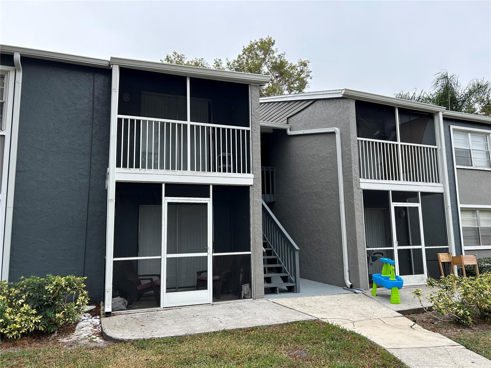Second floor condo located in the gated community of Arbor Oaks. 2BR/1BA. Freshly painted. Brand New vinyl flooring. New Water heater. Updated bathroom shower. Walk in closet in the master bedroom. Washer/dryer included. Screened in balcony. Close to IMG, SCF, plenty of restaurants and shopping. About a 15 minute ride to the gorgeous Gulf beaches on Anna Maria Island. Community pool and tennis courts. Call today for a showing.