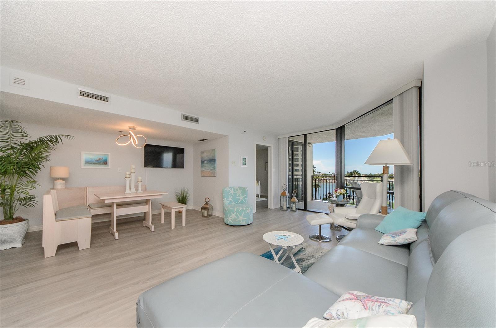 ISLAND WALK CONDO - Residential Lease