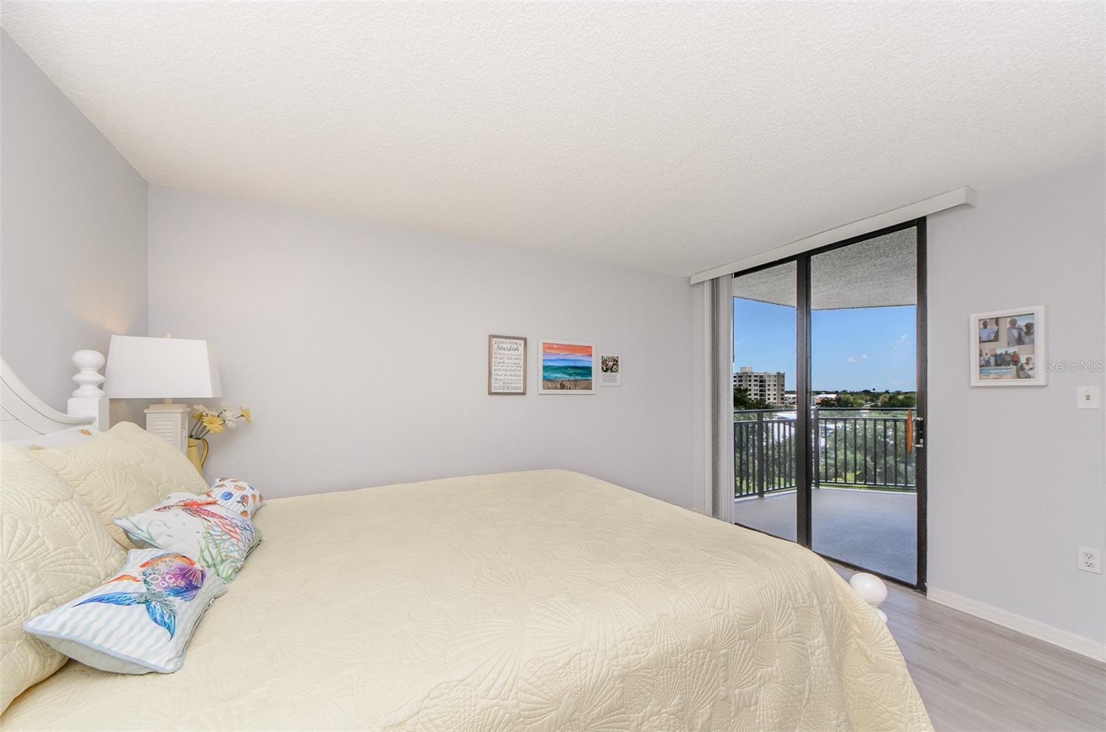 ISLAND WALK CONDO - Residential Lease