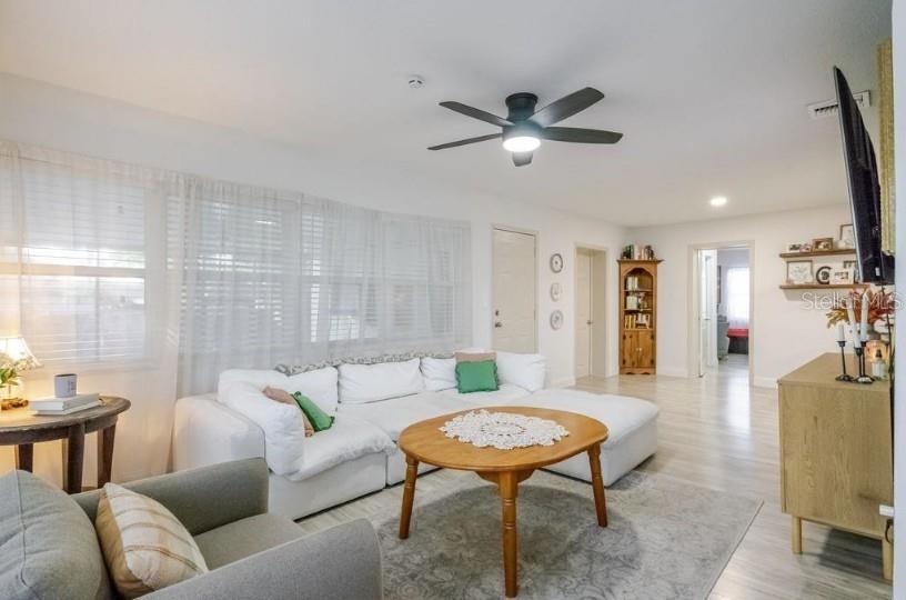 THE GEORGE SUB - Residential Lease
