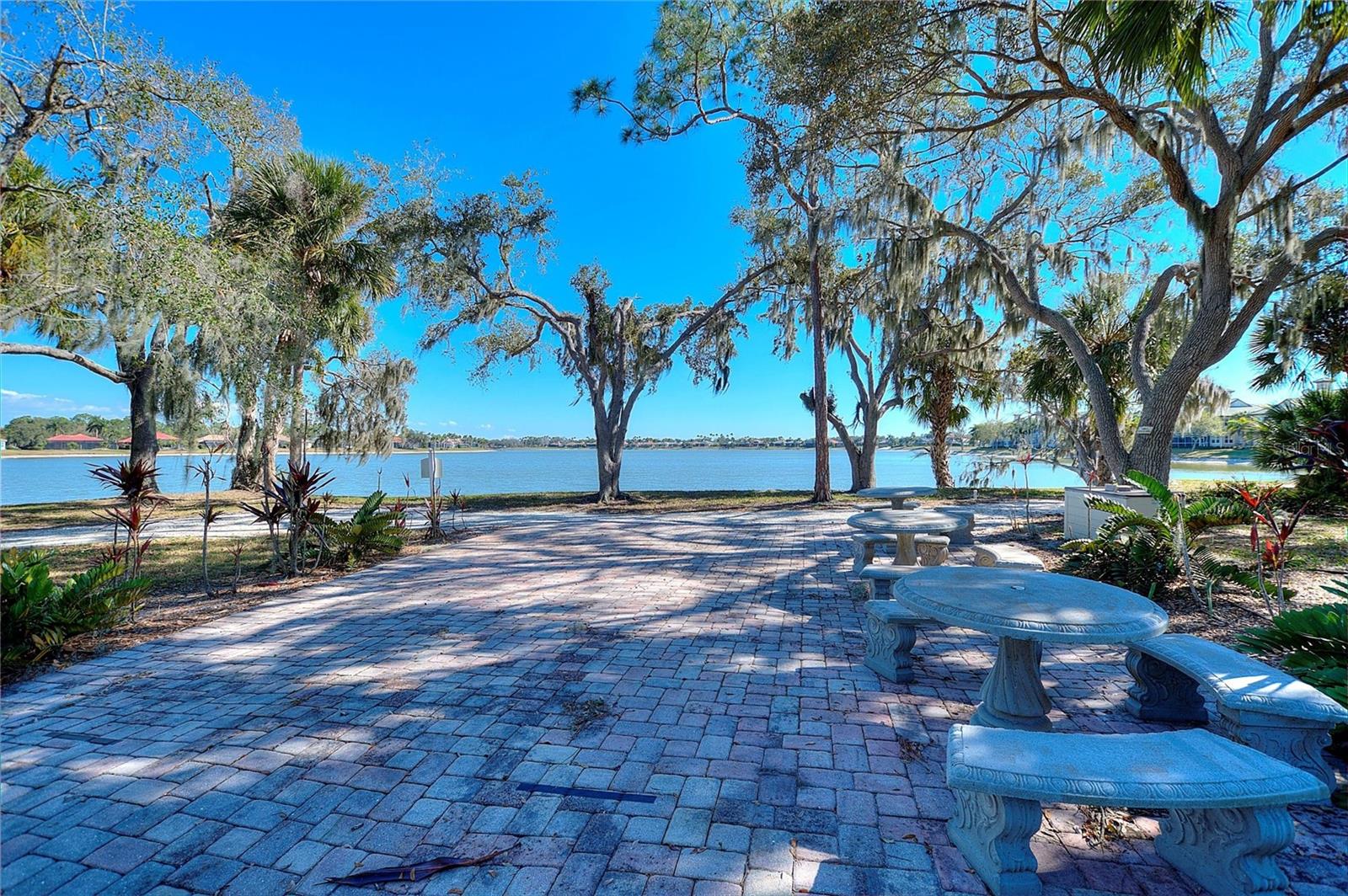 THE MOORINGS AT EDGEWATER IV - Residential