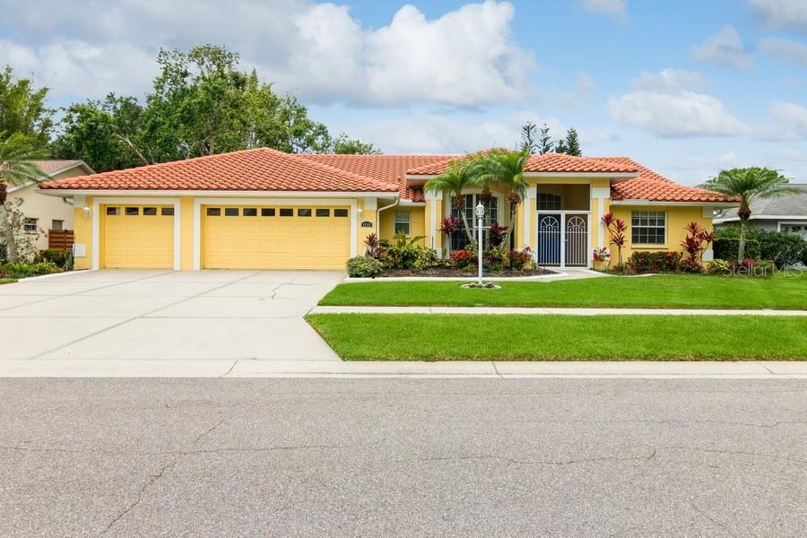 GROVE POINTE - Residential