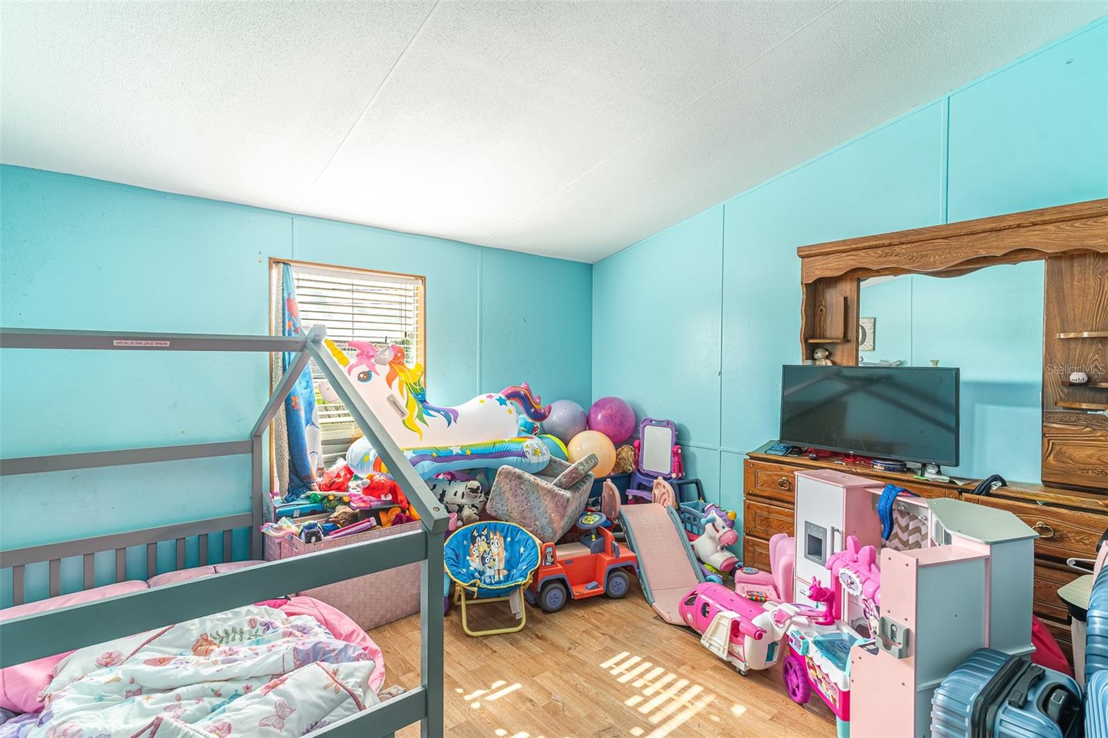THORNHILL ESTS - Residential