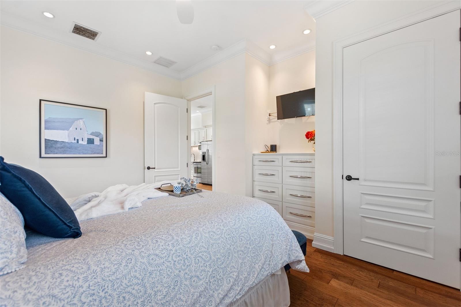 MILLS COVE - Residential
