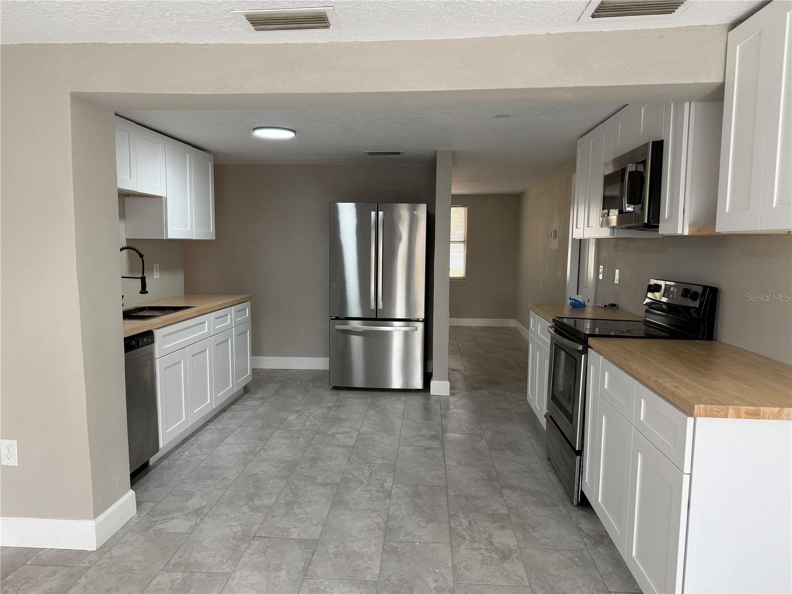 GULF COAST ESTATES - Residential