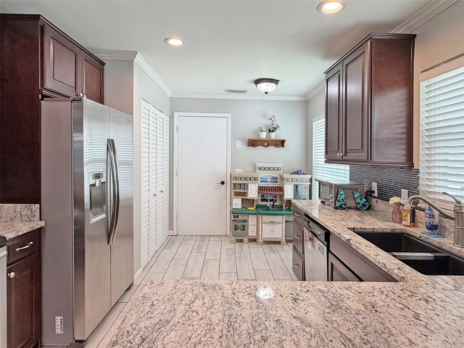 TEMPLE OAKS - Residential