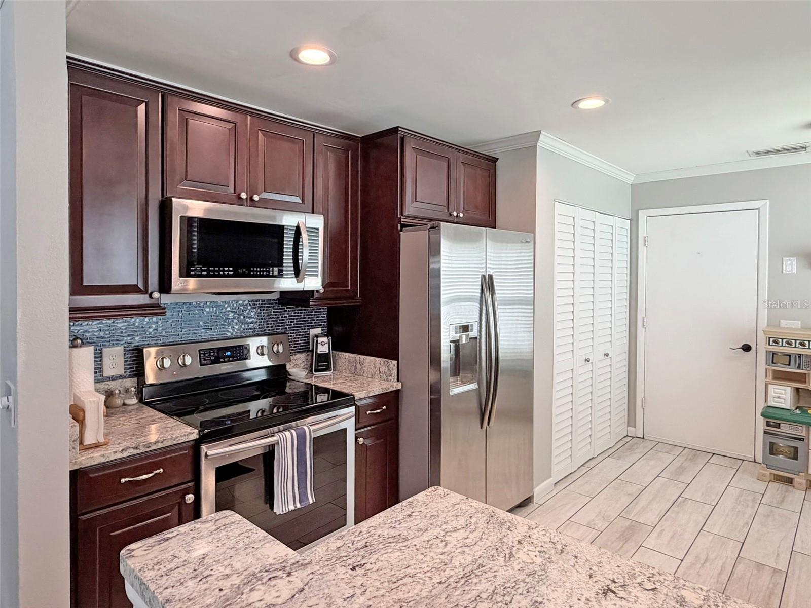 TEMPLE OAKS - Residential