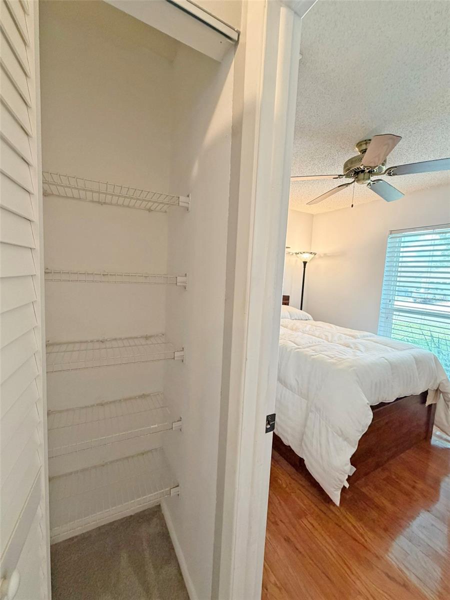 TEMPLE OAKS - Residential