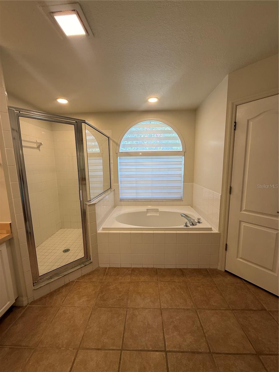 KINGSWAY OAKS UNIT 2 - Residential Lease
