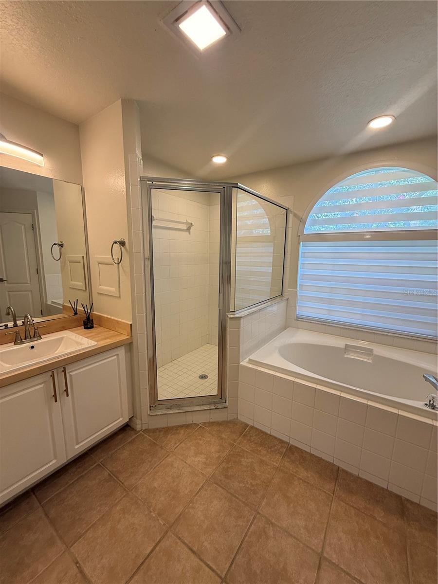 KINGSWAY OAKS UNIT 2 - Residential Lease