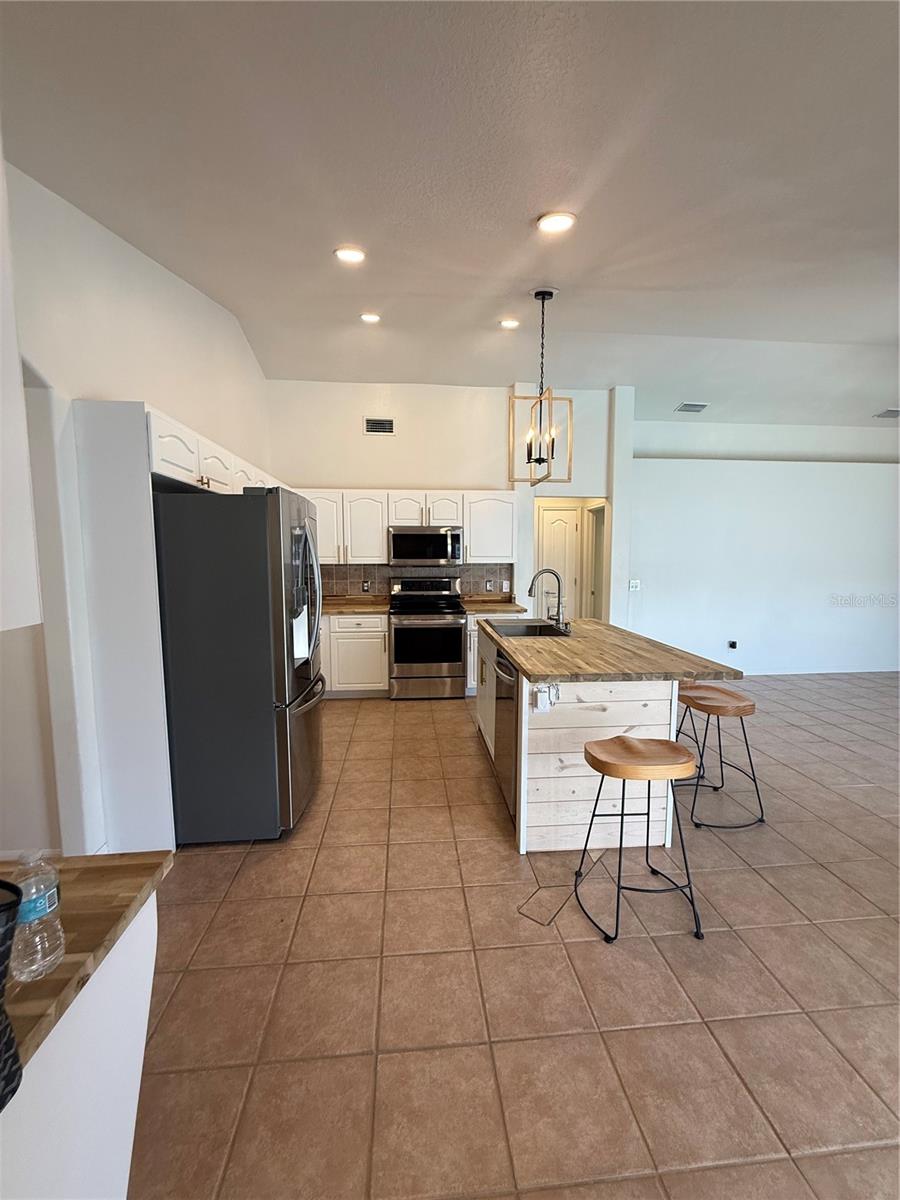 KINGSWAY OAKS UNIT 2 - Residential Lease