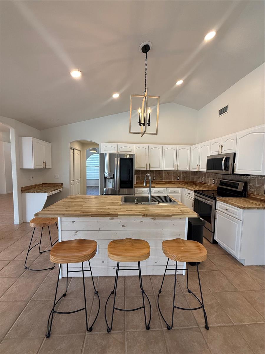 KINGSWAY OAKS UNIT 2 - Residential Lease