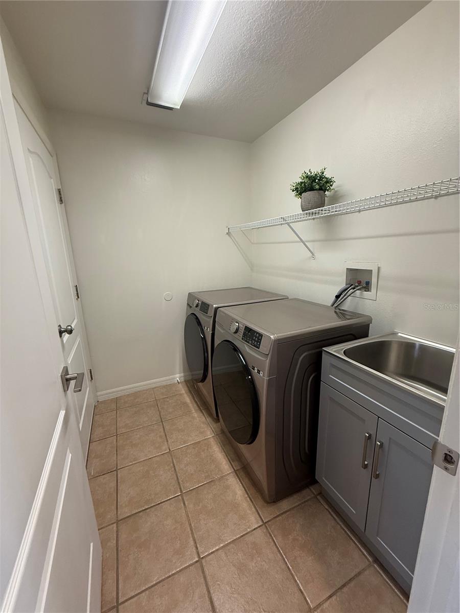 KINGSWAY OAKS UNIT 2 - Residential Lease