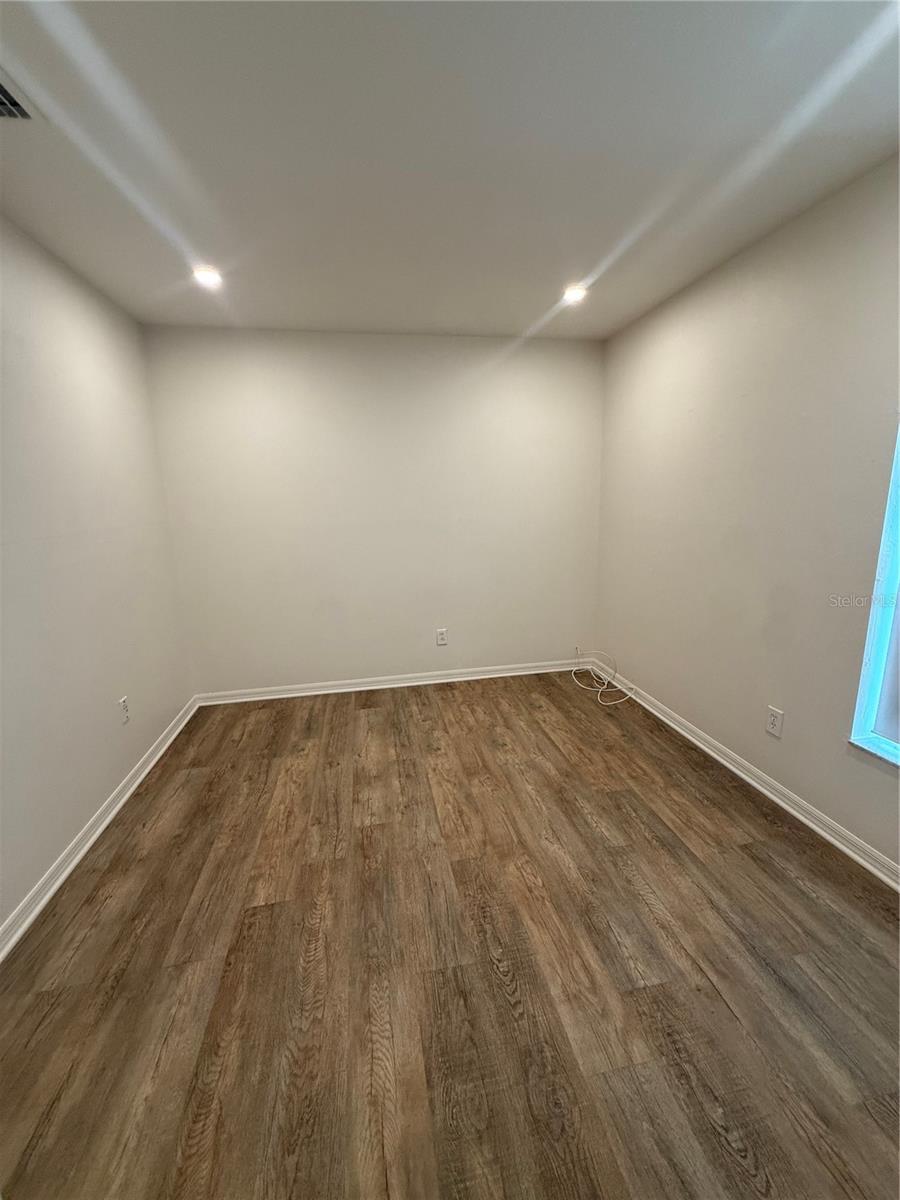 KINGSWAY OAKS UNIT 2 - Residential Lease