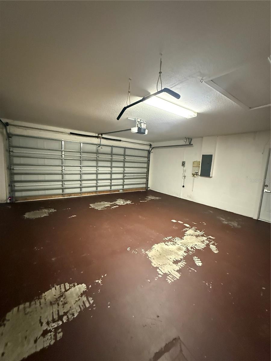 KINGSWAY OAKS UNIT 2 - Residential Lease