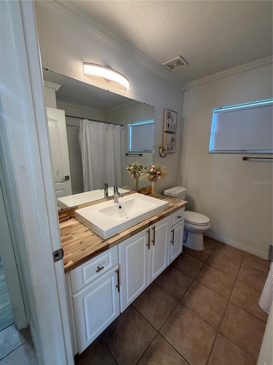 KINGSWAY OAKS UNIT 2 - Residential Lease