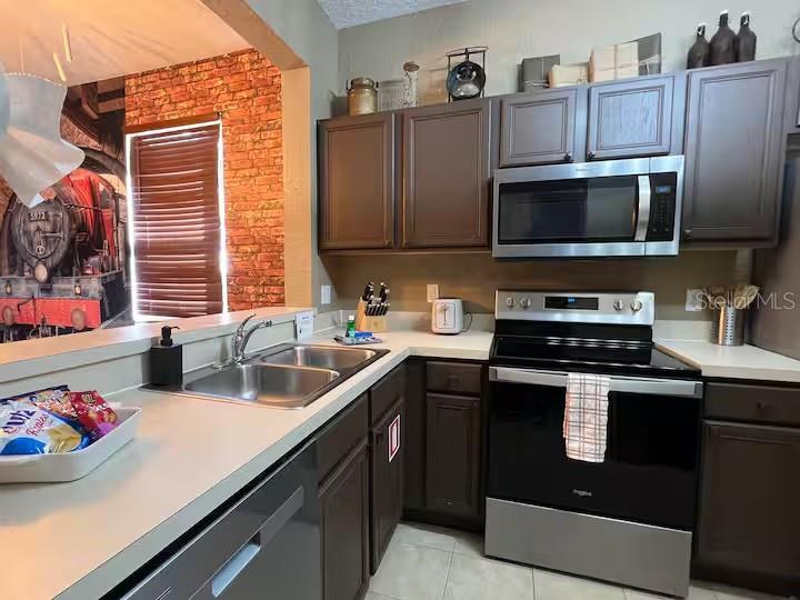 REGAL PALMS AT HIGHLAND RESERVE - Residential