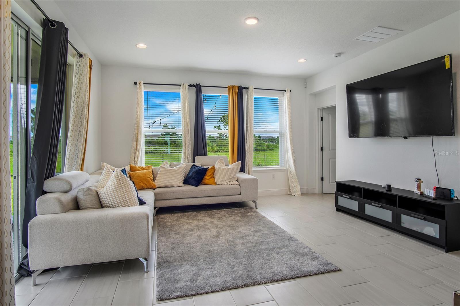 POITRAS EAST N-7 - Residential