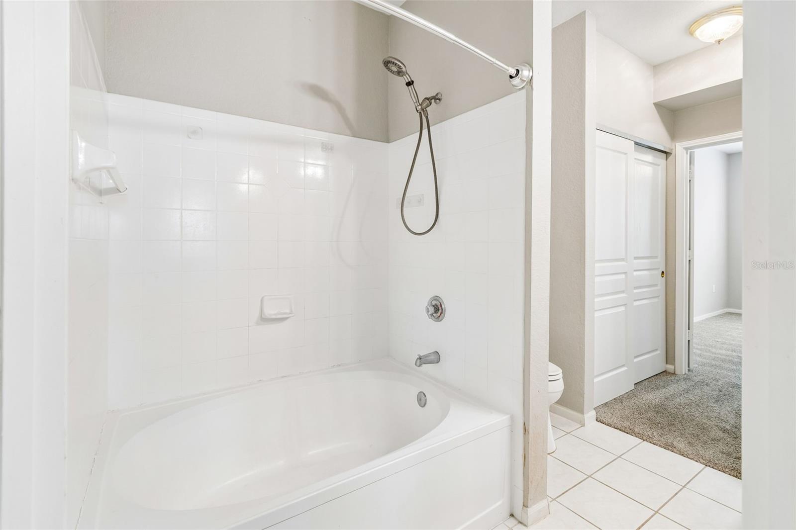 OXFORD PLACE AT TAMPA PALMS A - Residential