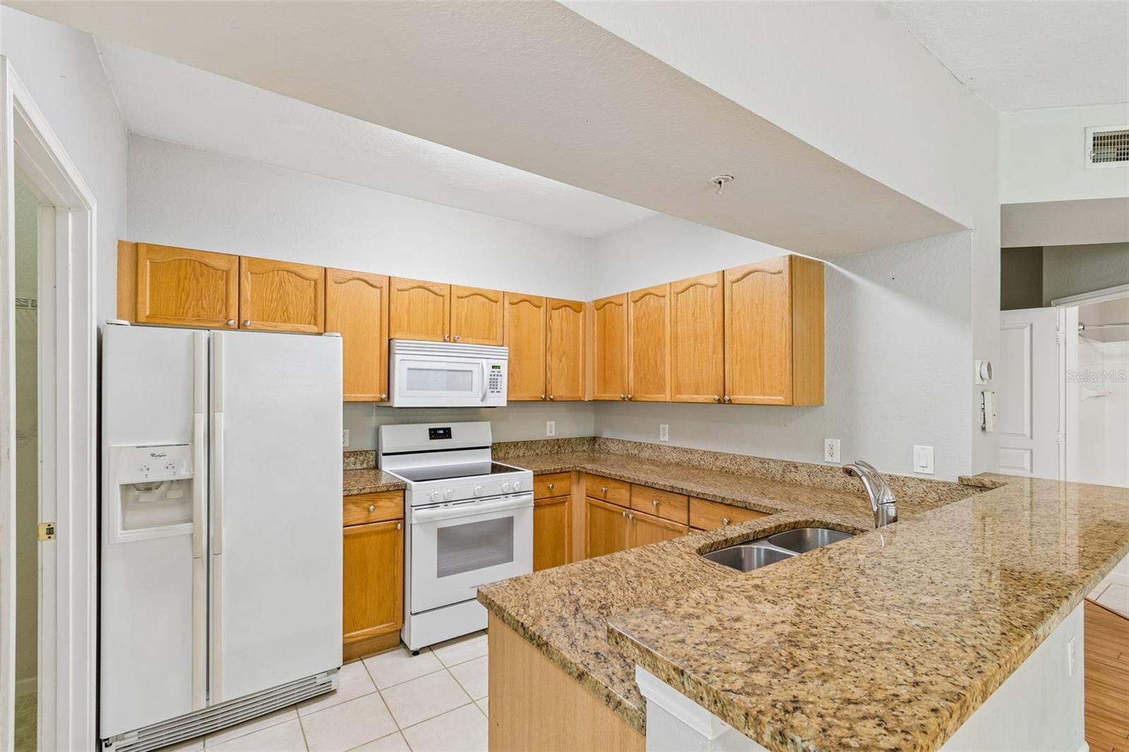 OXFORD PLACE AT TAMPA PALMS A - Residential