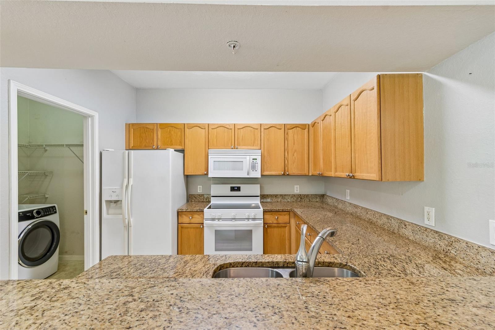 OXFORD PLACE AT TAMPA PALMS A - Residential