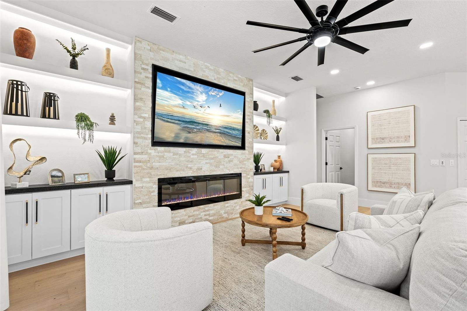 EATON PLACE UNIT II - Residential