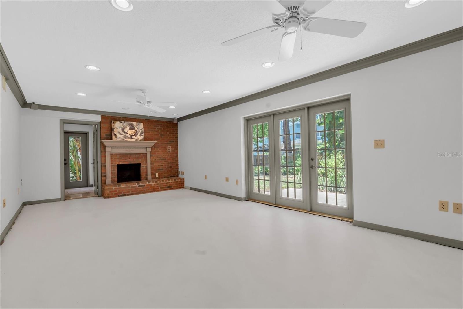 WHISPERING PINES FOREST 5TH ADD - Residential