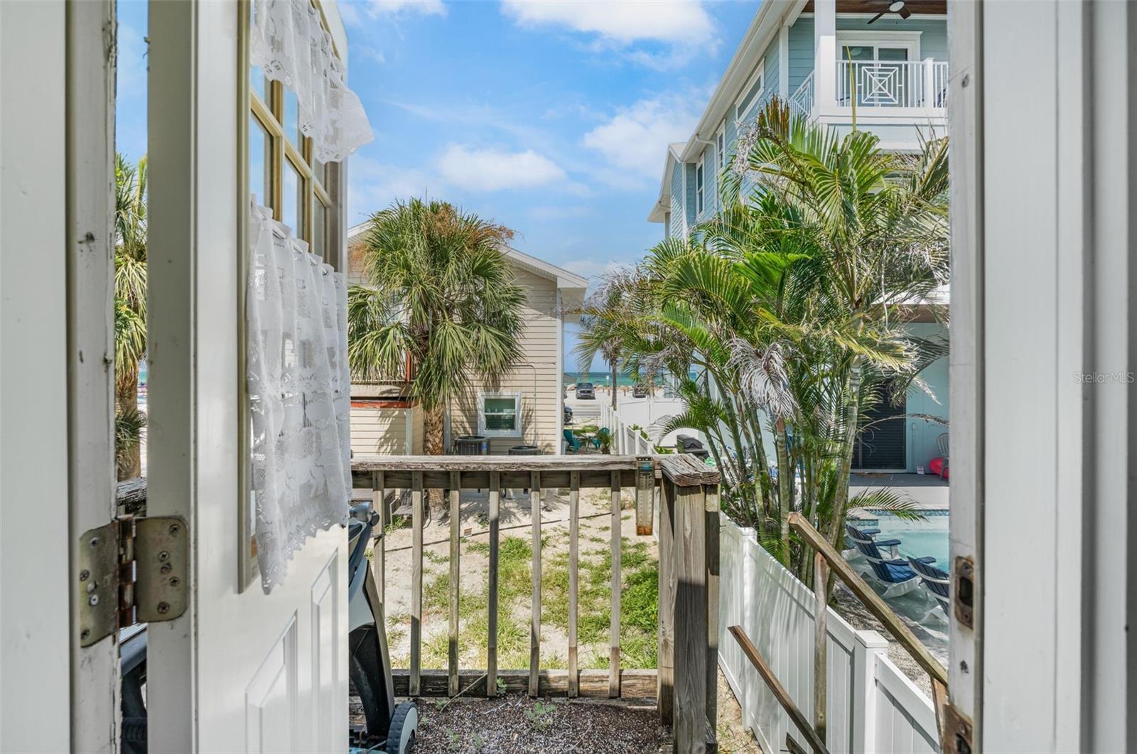 CORTEZ BEACH - Residential