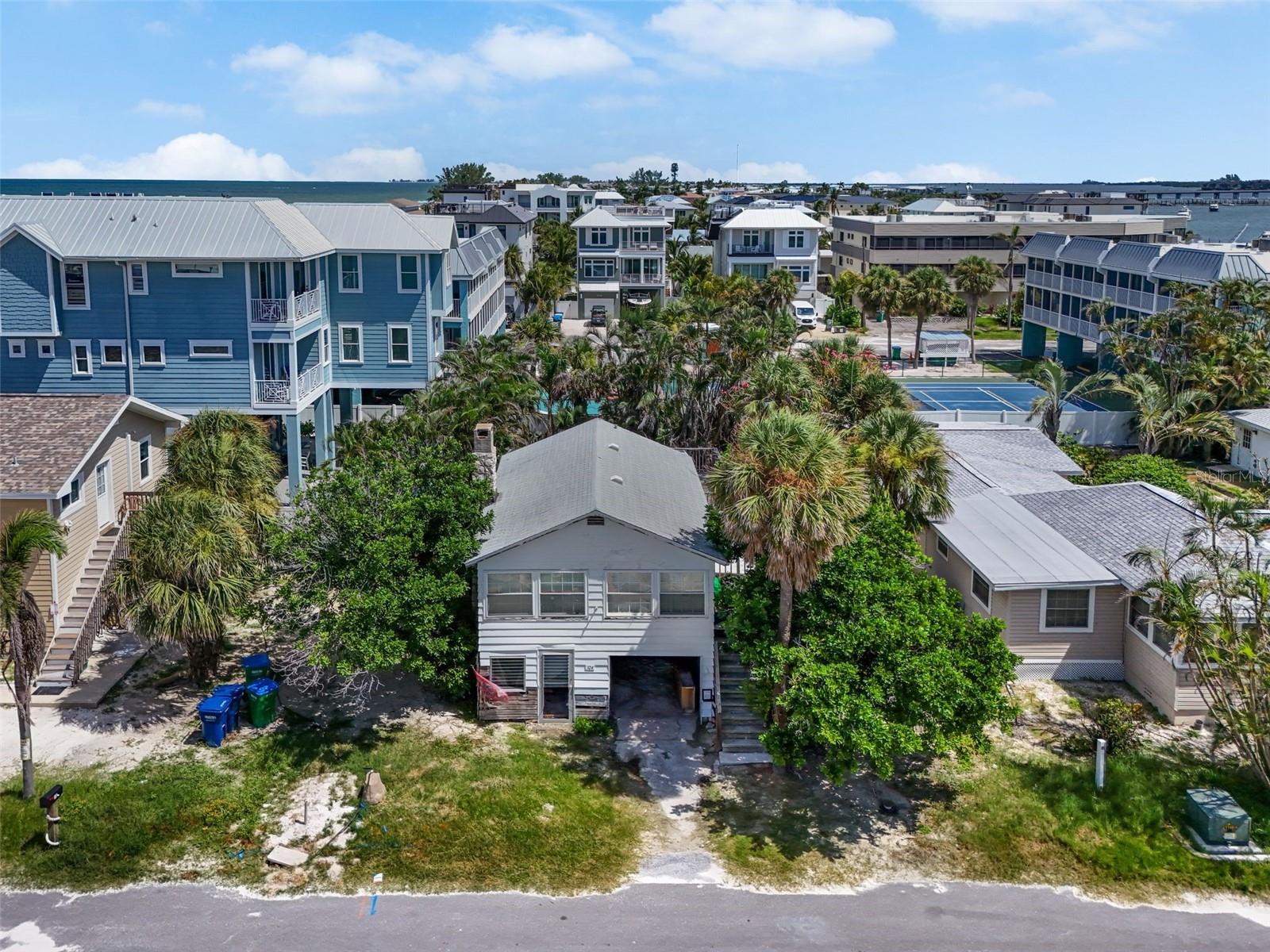 CORTEZ BEACH - Residential