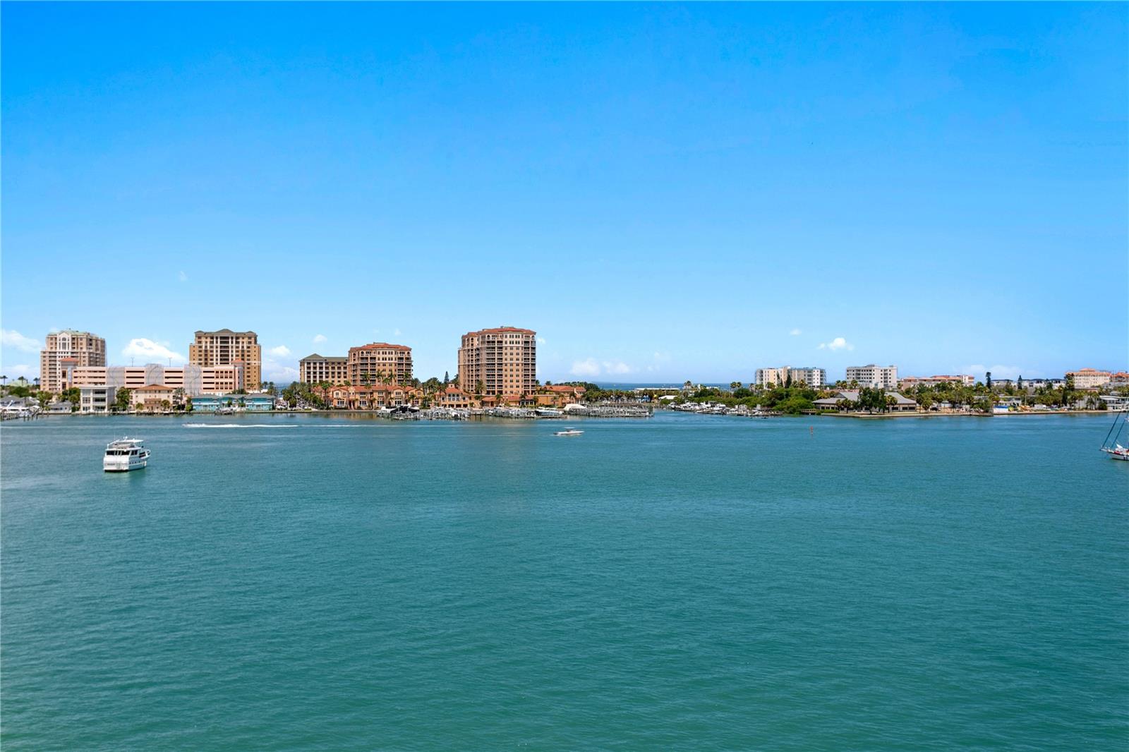 MAJESTIC POINT CONDO - Residential