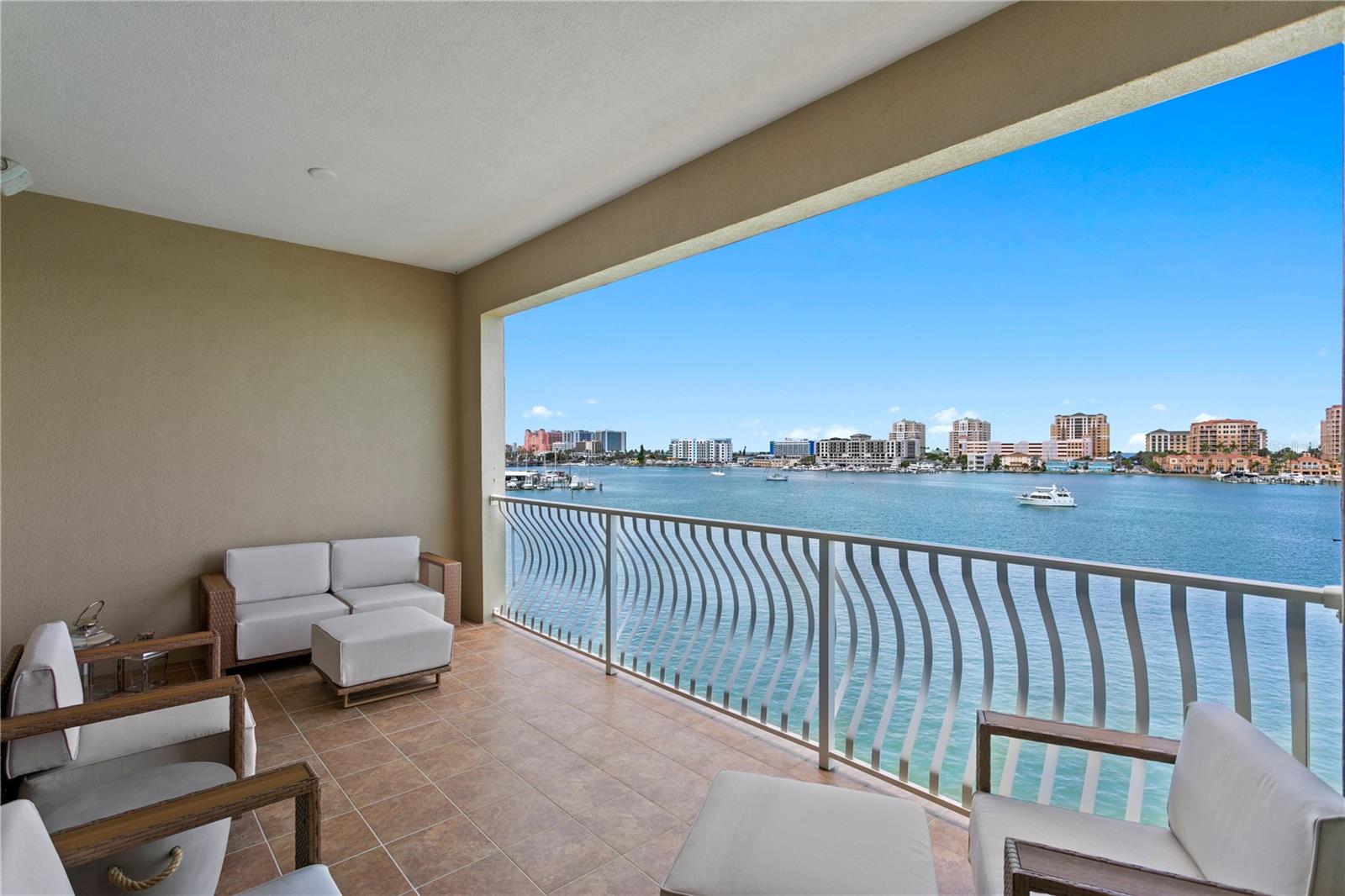 MAJESTIC POINT CONDO - Residential