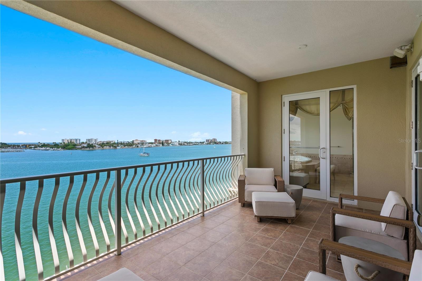 MAJESTIC POINT CONDO - Residential