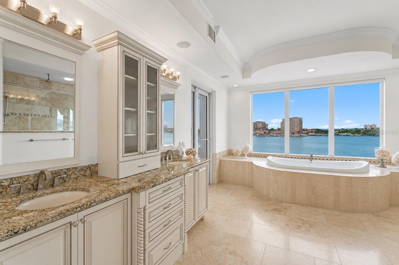 MAJESTIC POINT CONDO - Residential
