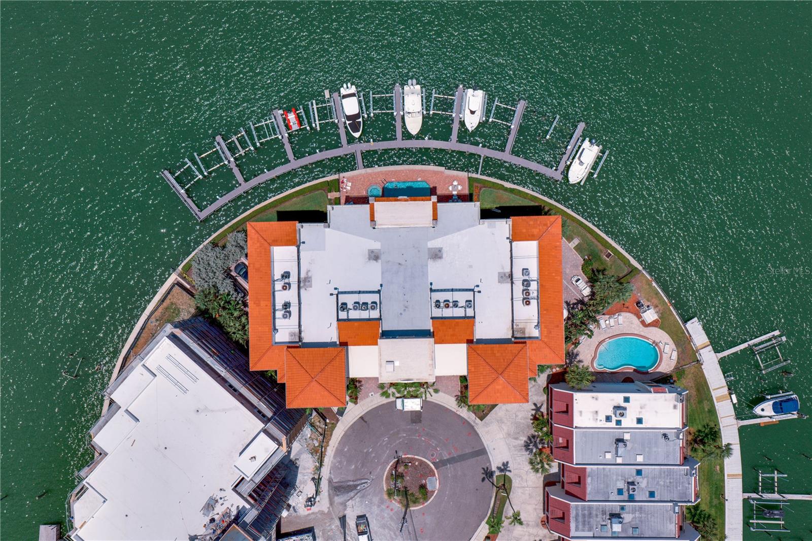 MAJESTIC POINT CONDO - Residential