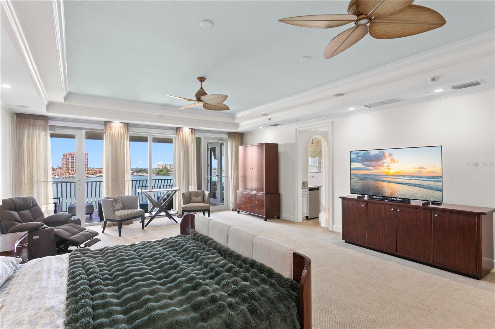 MAJESTIC POINT CONDO - Residential