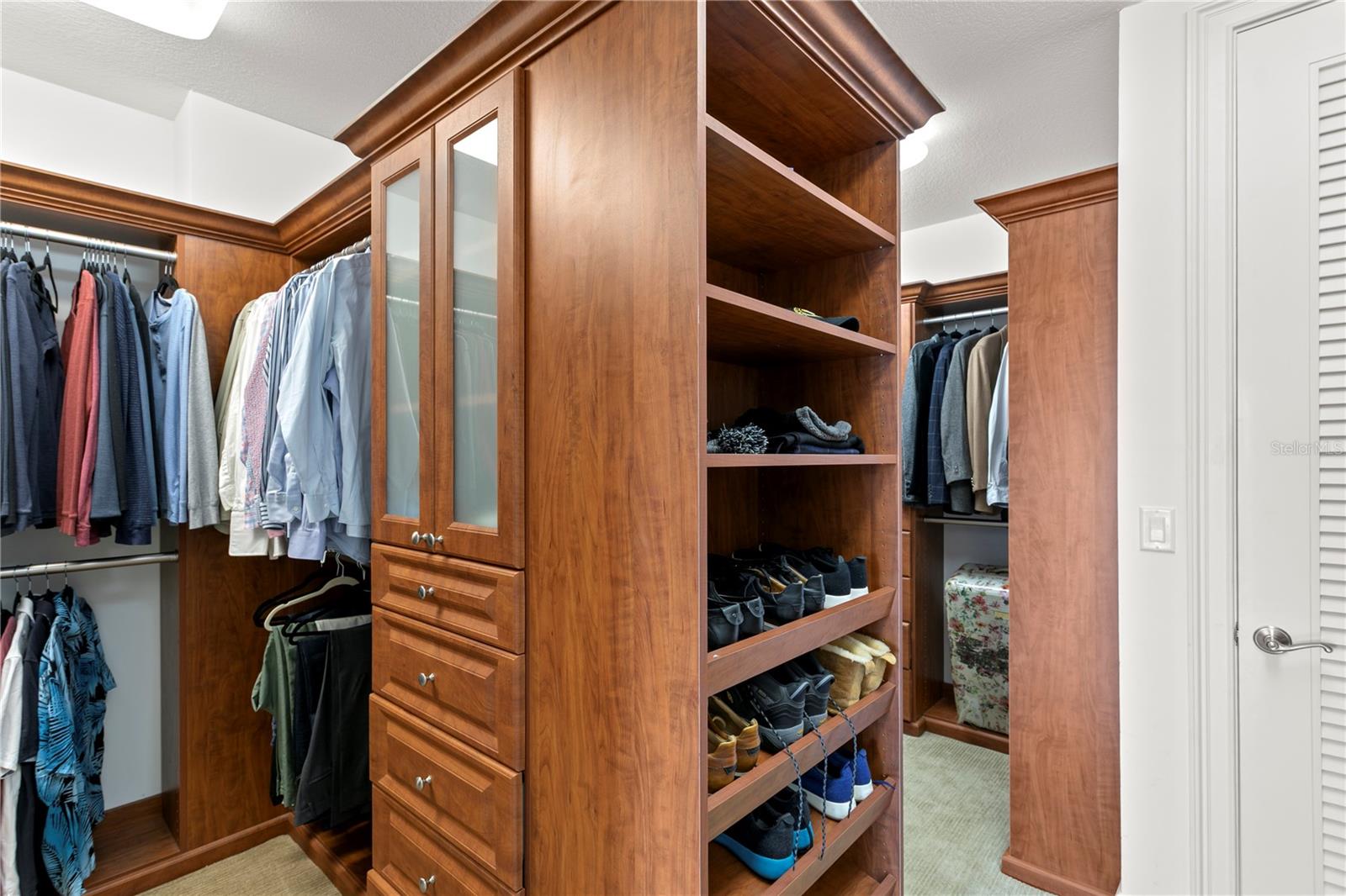 MAJESTIC POINT CONDO - Residential