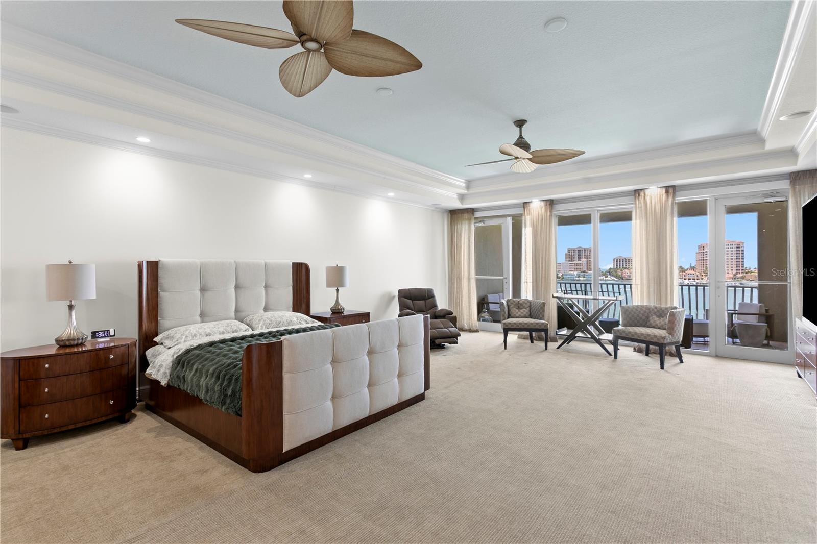 MAJESTIC POINT CONDO - Residential