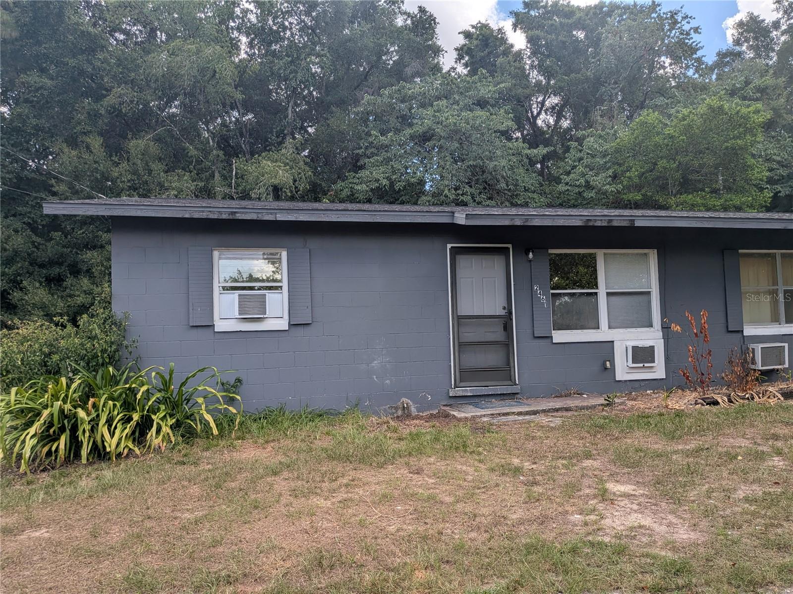 Renovated 2/1 duplex in Ocala. Features new interior paint, appliances, fixtures and new window a/c units. Terrazzo floors are a breeze to keep clean. Lawn care included. Home is move in ready!! One small pet considered.
$75 App Fee/Adult, $300 non refundable pet fee per pet, Security Deposit Equal to One Month's Rent, $75 Tenant Annual Processing Fee Per Household After Acceptance, Renters Insurance Required.