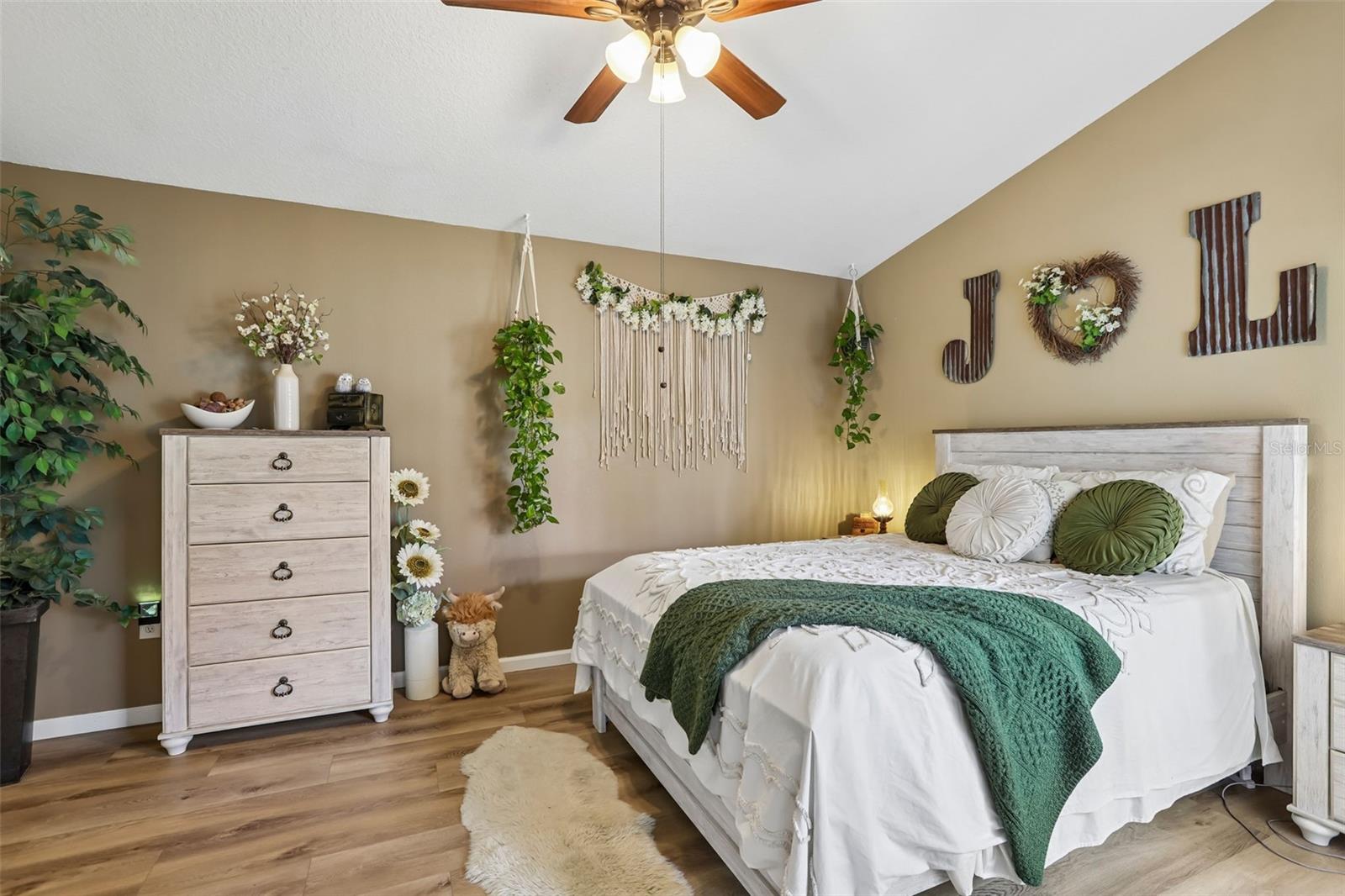 BUCKHORN GROVES - Residential