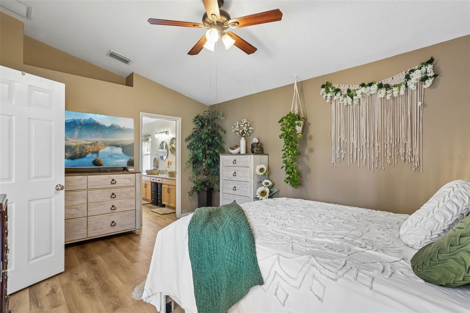 BUCKHORN GROVES - Residential