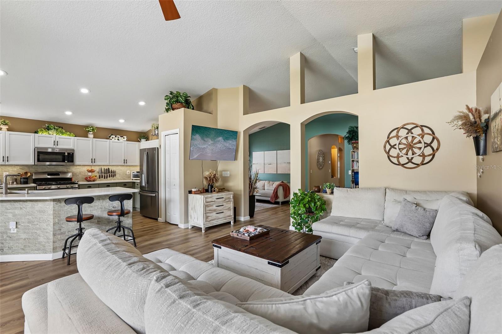 BUCKHORN GROVES - Residential