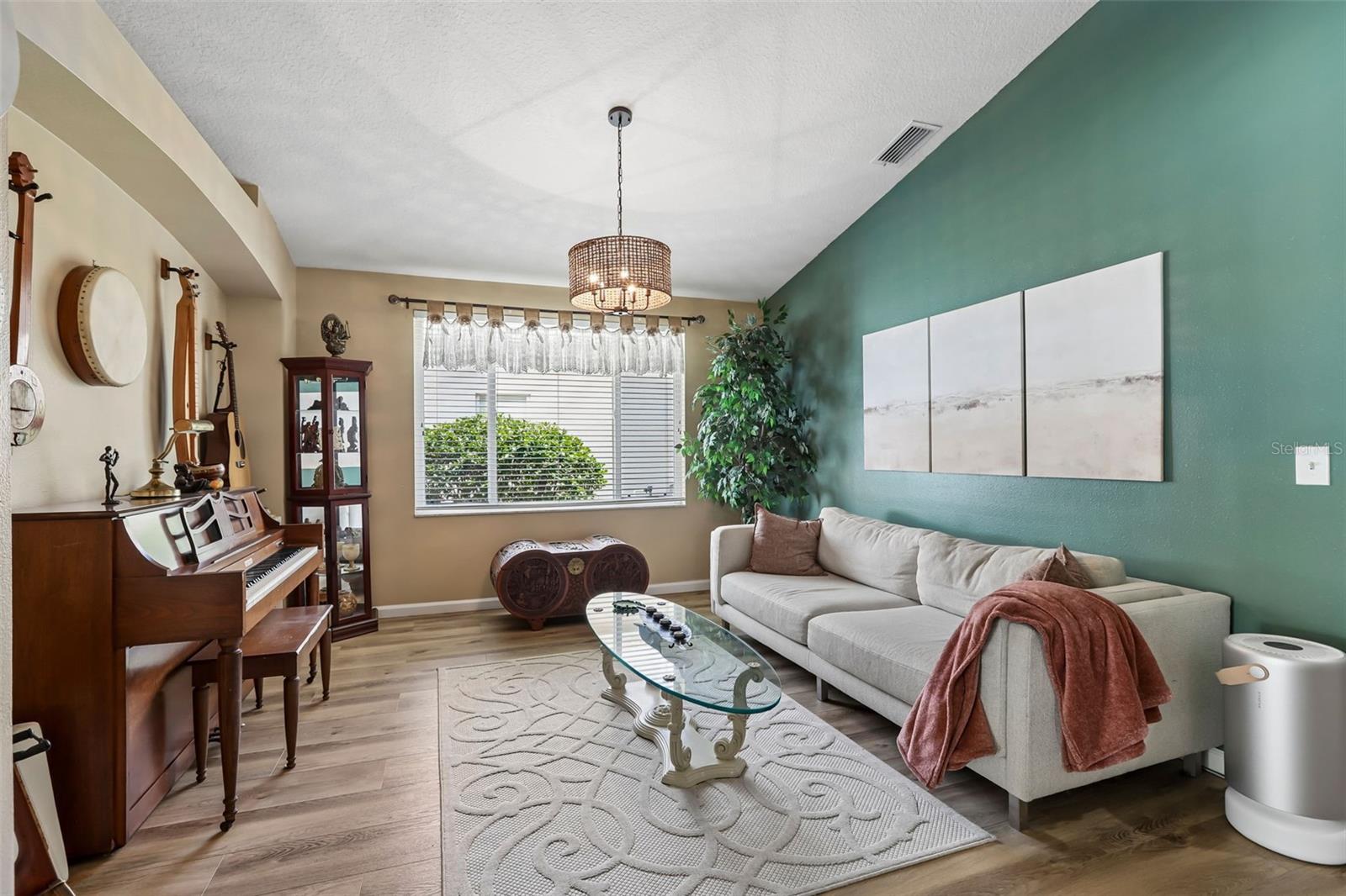 BUCKHORN GROVES - Residential