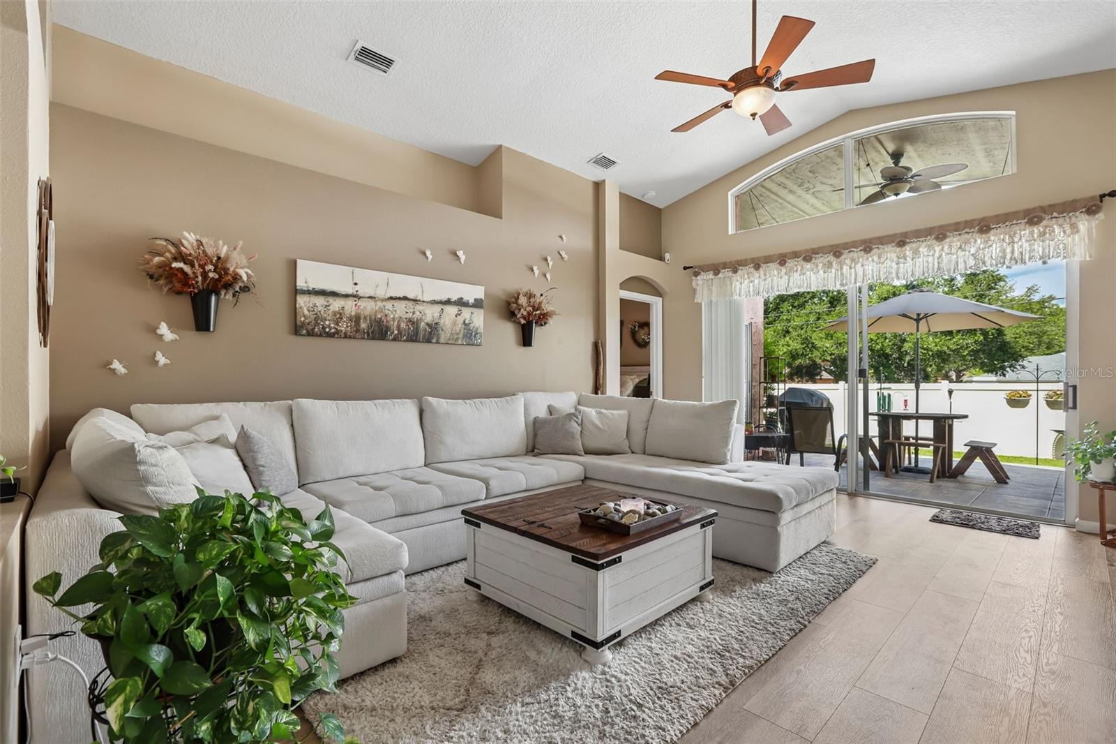 BUCKHORN GROVES - Residential